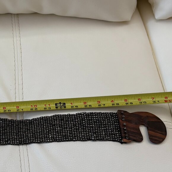 Beaded  stretch  Belt with Wood Closure - Picture 4 of 4